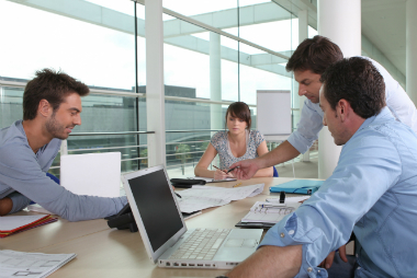 bureau-travail-equipe-phovoir